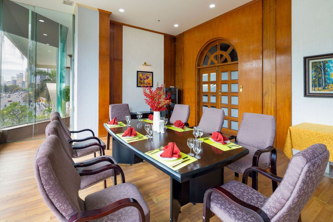 Sunrise Meeting Room