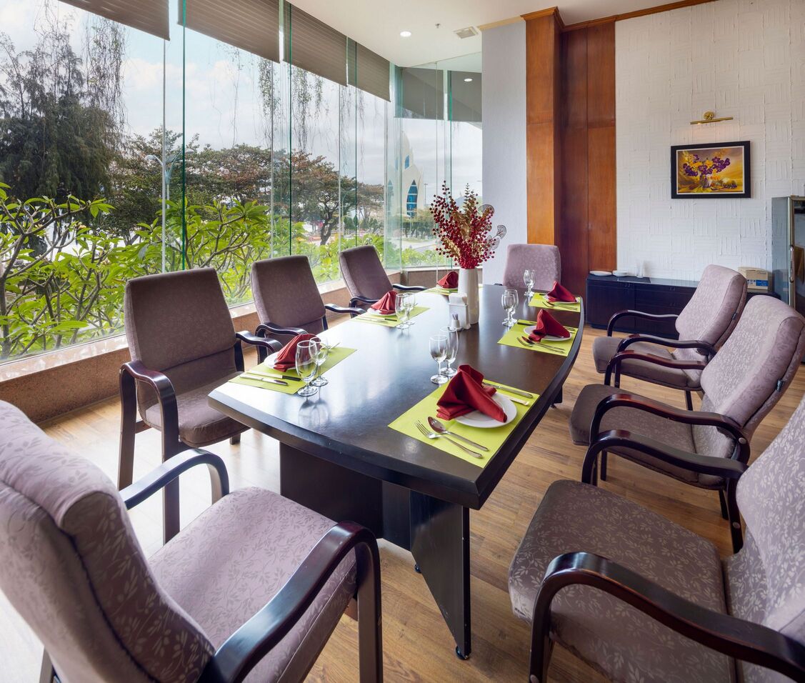 Sunrise Meeting Room