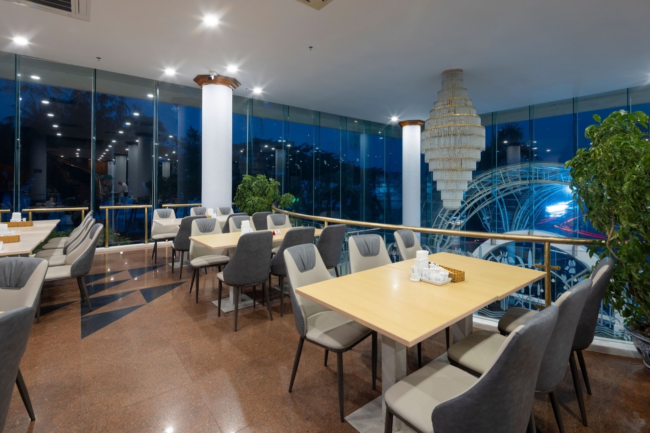 Lodge Restaurant