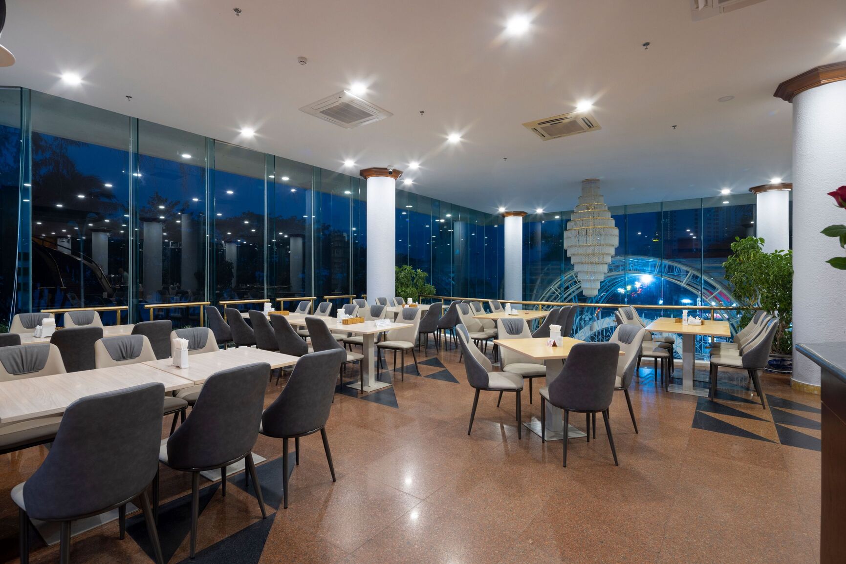 Lodge Restaurant